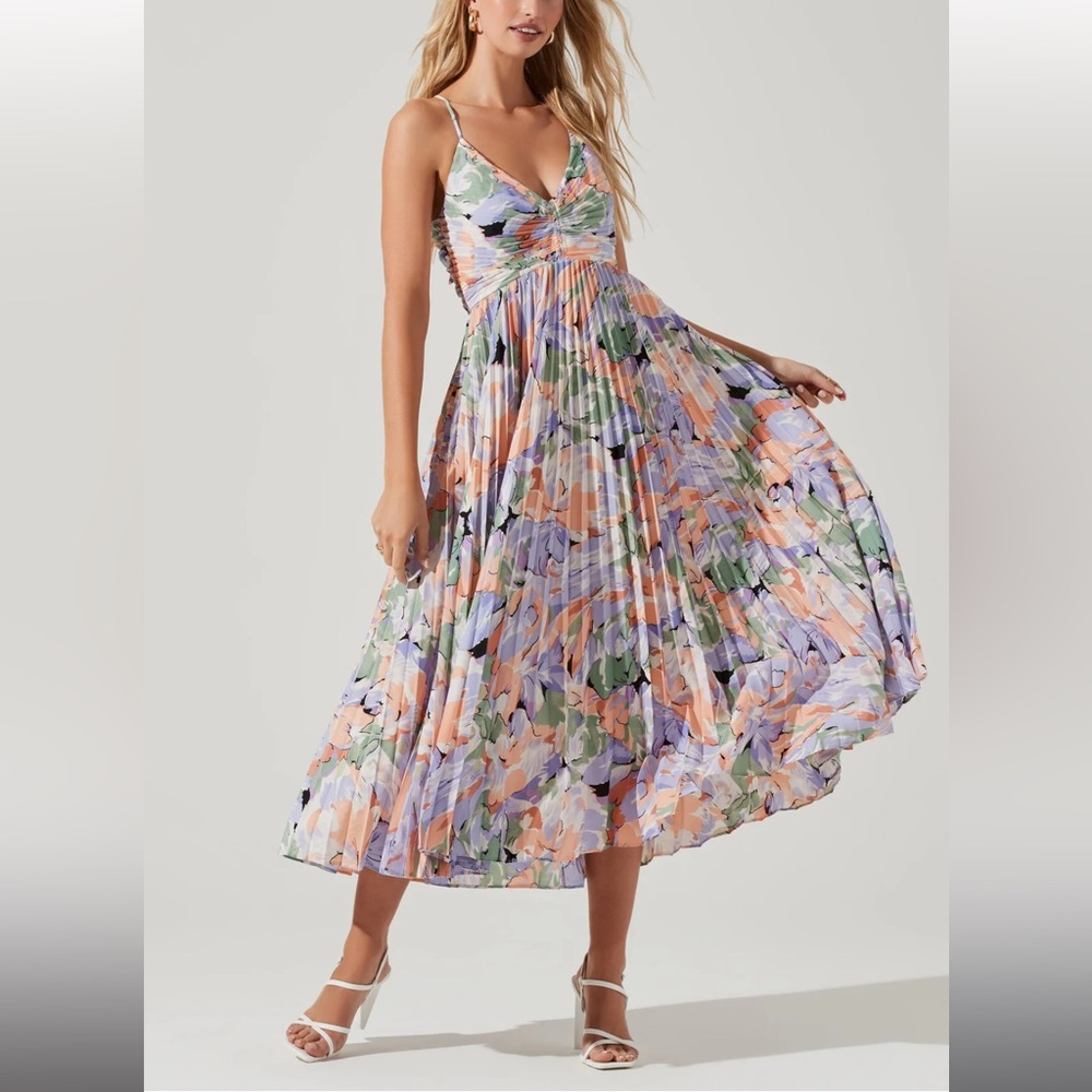 ASTR Floral Pleated Midi Dress in Lavender, Peach & Green